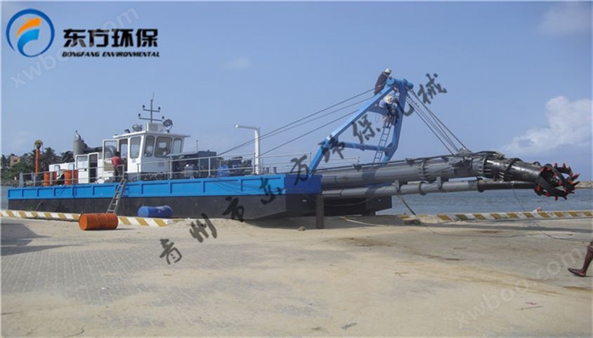 出口印度尼西亚的DF-CSD350型14寸液压绞吸挖泥船